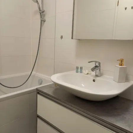 Apartment Bright&cozy Coresi